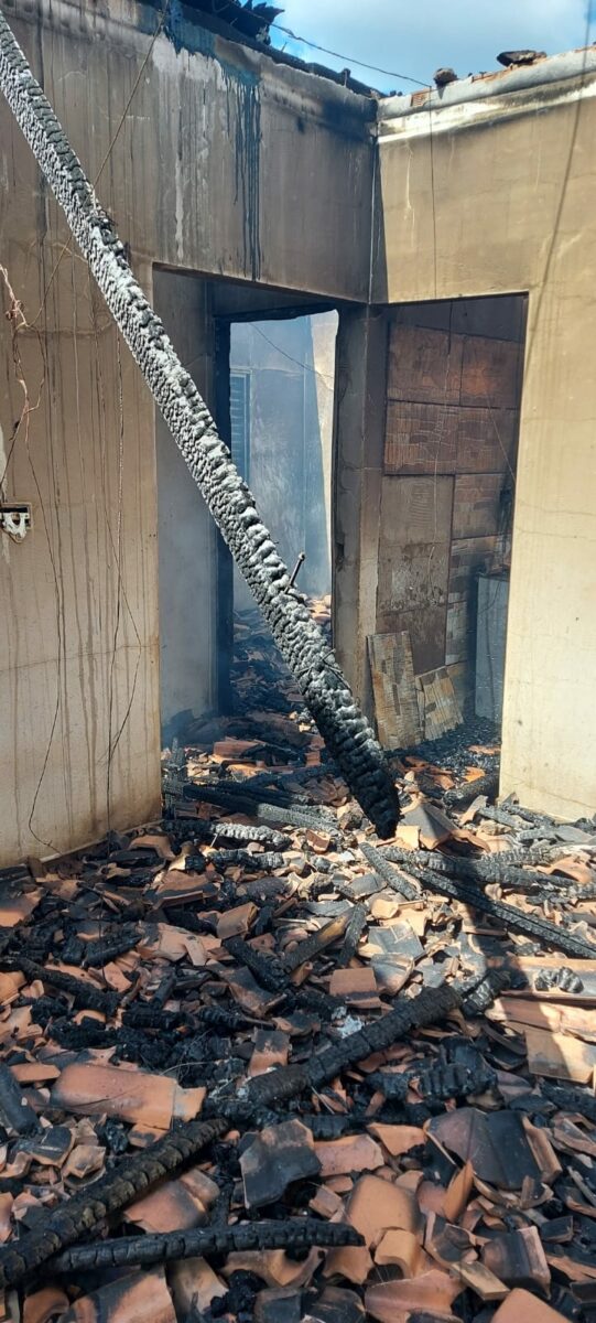 Polícia Civil, com apoio da Polícia Militar, prende suspeito de incendiar a casa da ex-companheira em água clara