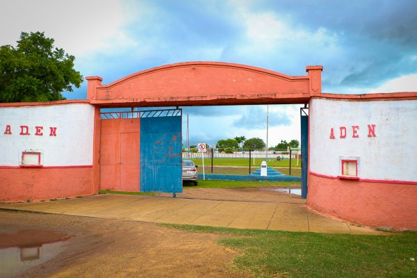 Prefeito Angelo Guerreiro anuncia projeto com pista de atletismo emborrachada e outras diversas melhorias para o Estádio da ADEN