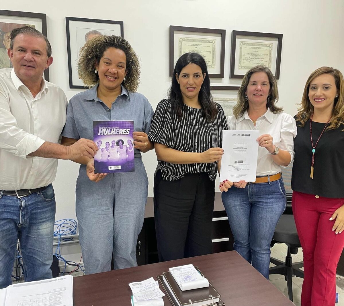 Primeira Dama e Secretária de Assistência Social discutem implantação de Coordenadoria Municipal de Políticas Públicas para Mulheres