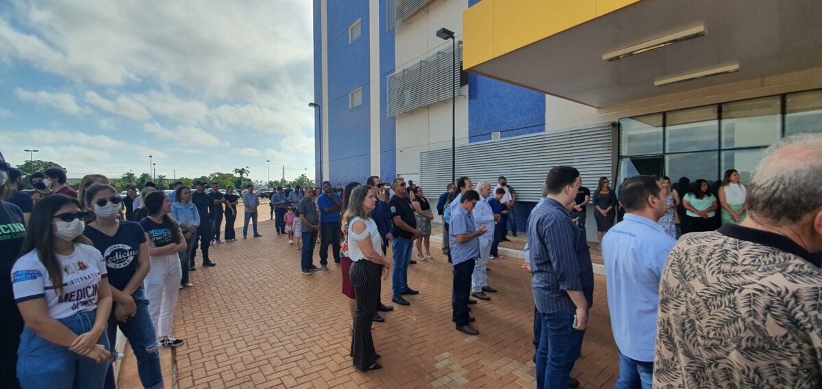 Chaves do Hospital Regional são entregues ao diretor do Instituto Acqua