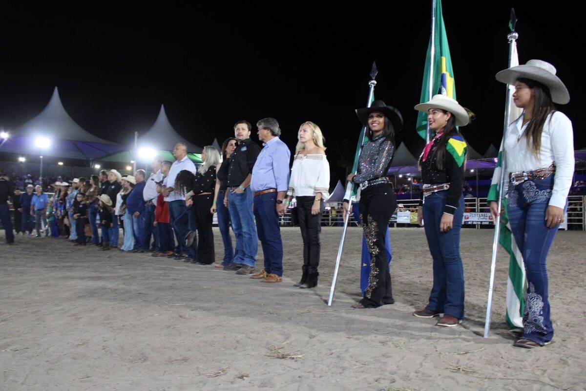 Mais de 4 mil pessoas prestigiaram a abertura oficial do 14º Rodeio União