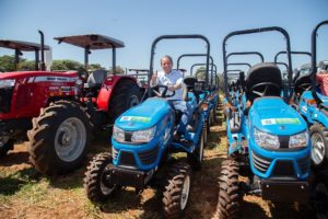 Municípios recebem mais de 360 máquinas agrícolas e Cel David destaca força do agronegócio em MS