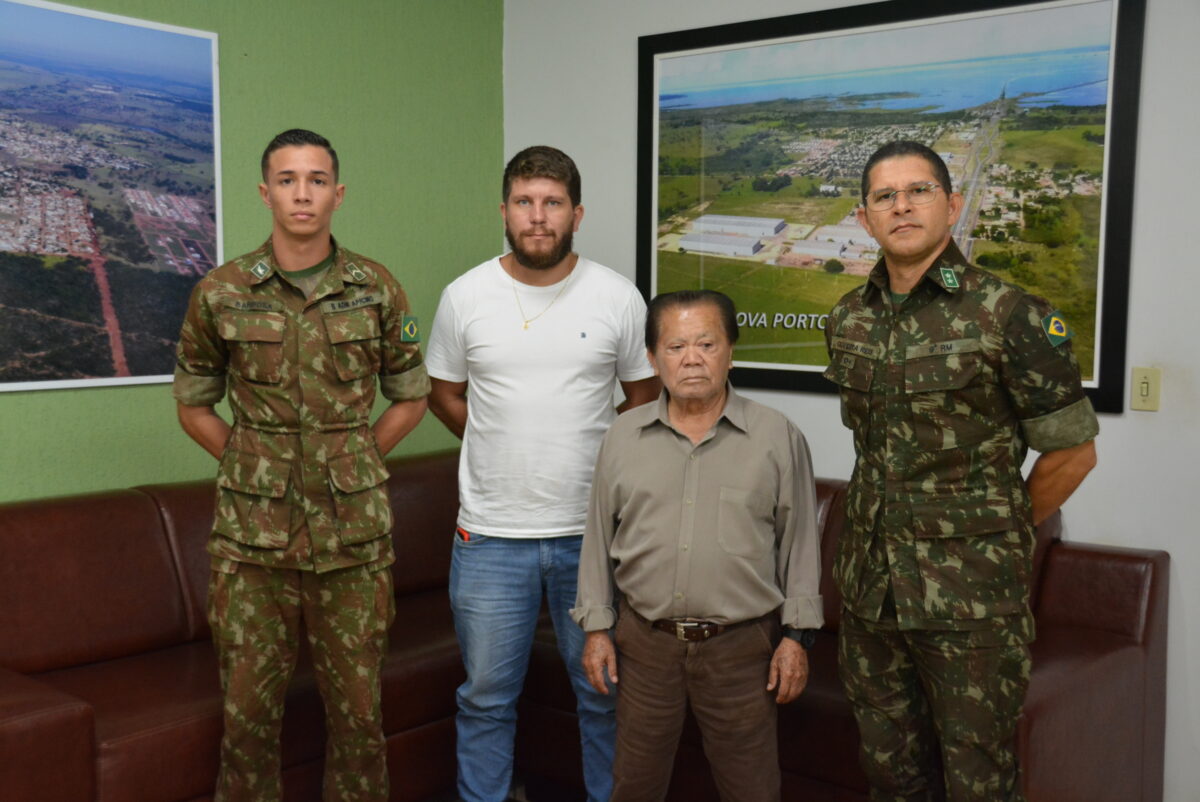 Prefeito de Bataguassu recebe visita de oficiais do Exército