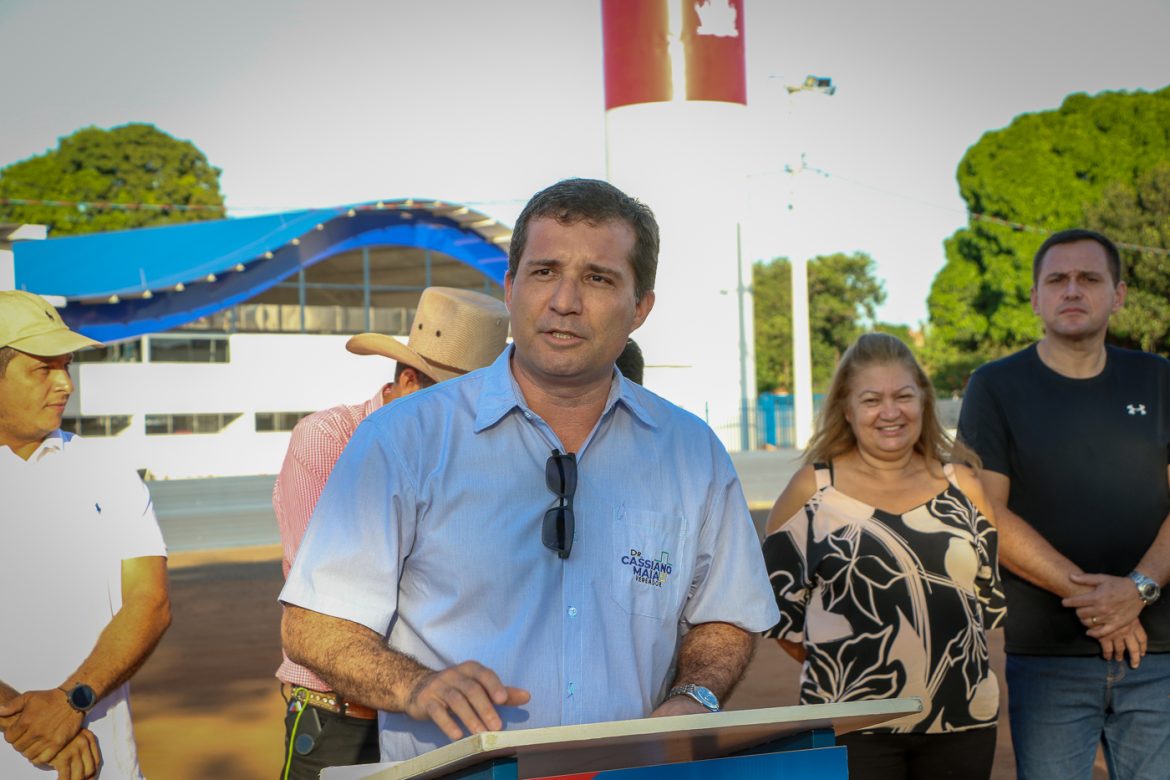 Prefeito autoriza início das obras do estacionamento e pavimentação e drenagem no entorno da Feira Central