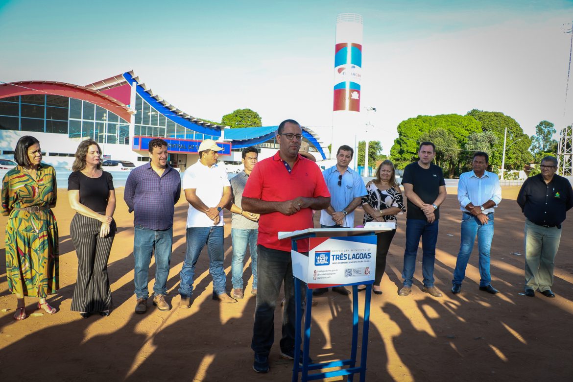 Prefeito autoriza início das obras do estacionamento e pavimentação e drenagem no entorno da Feira Central