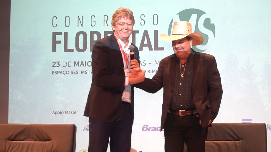 Prefeito participa da abertura do Congresso Florestal MS de Três Lagoas