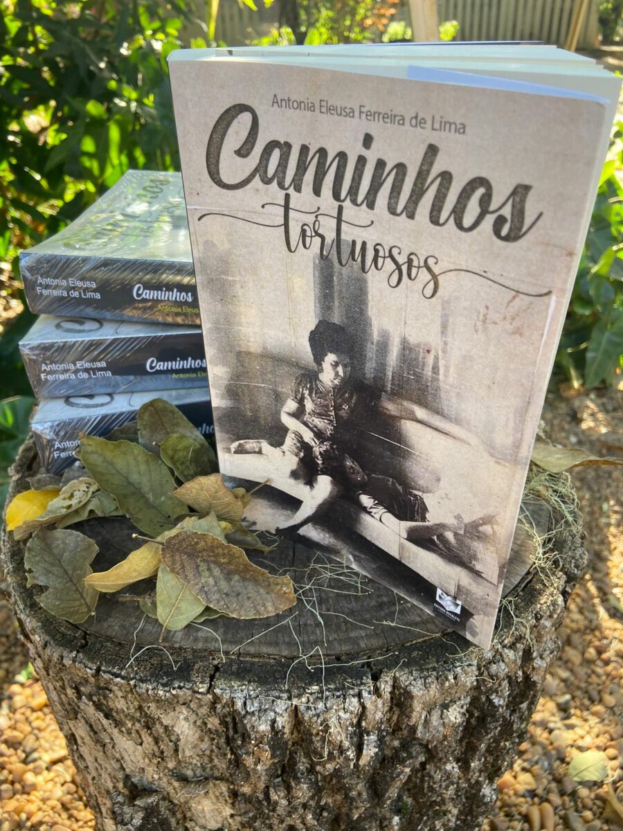 Trêslagoense lança livro "Caminhos Tortuosos''