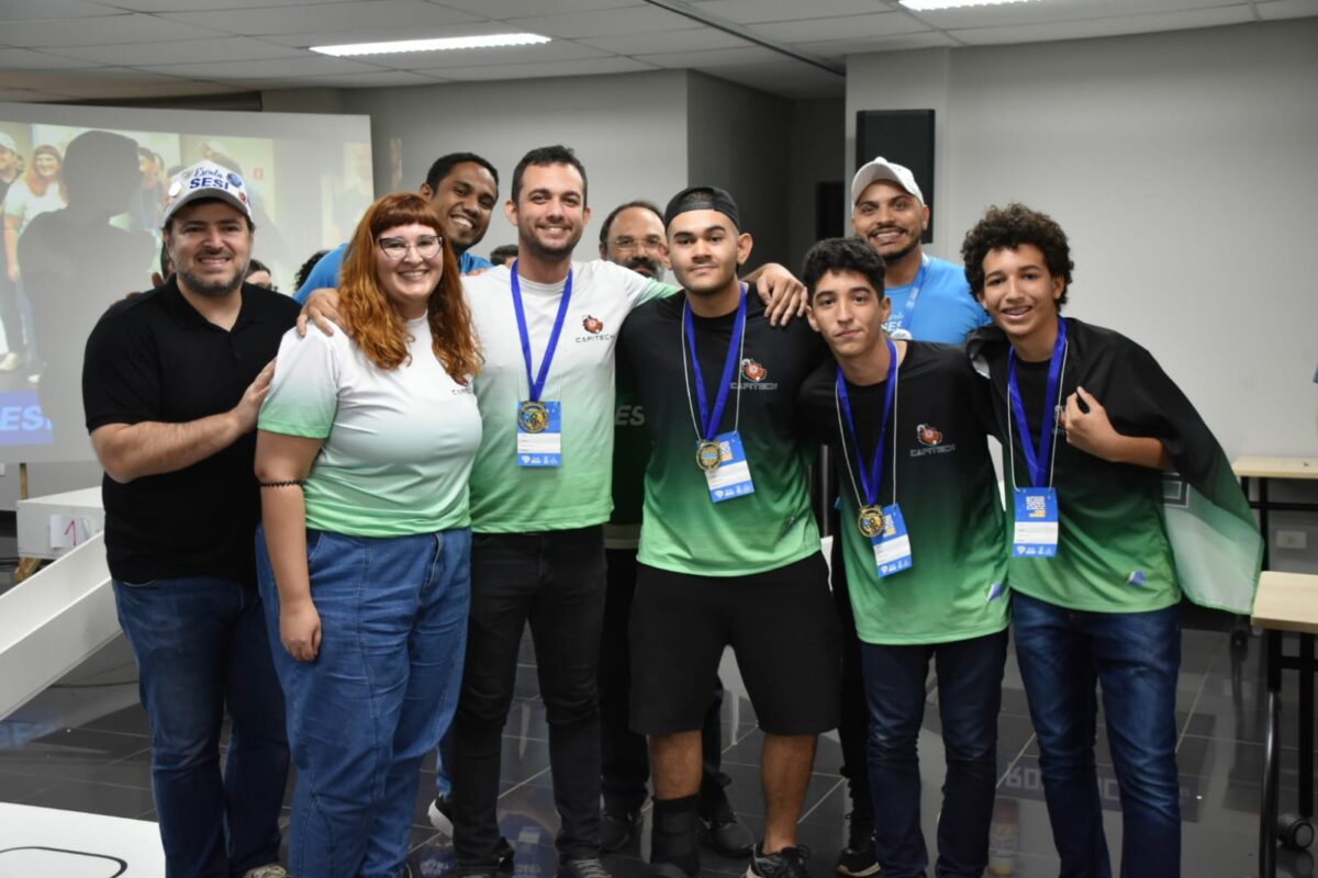 <strong>Com dois ouros e um bronze, Escola Sesi domina etapa estadual da Olimpíada de Robótica</strong>