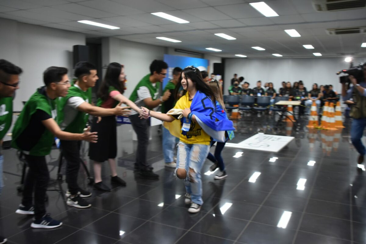 <strong>Com dois ouros e um bronze, Escola Sesi domina etapa estadual da Olimpíada de Robótica</strong>