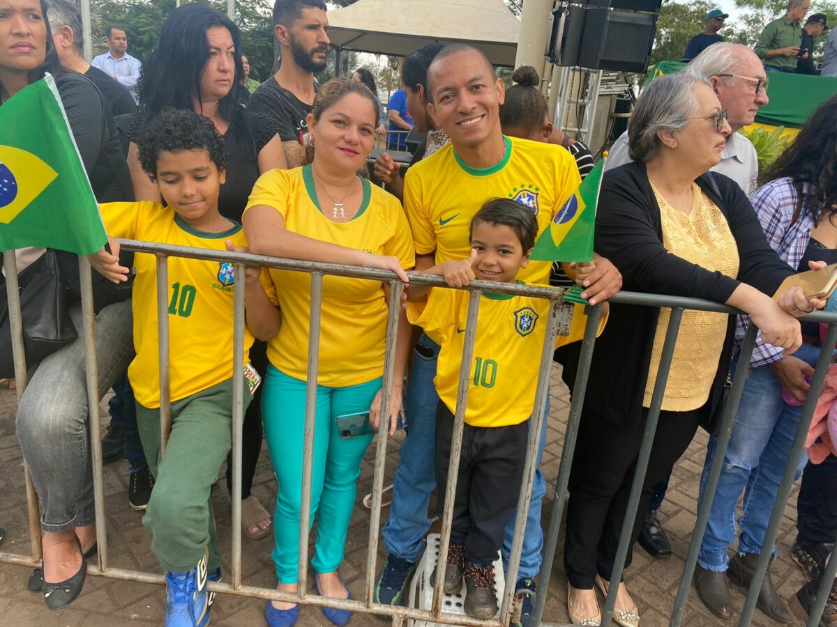 Desfile de 7 de Setembro atraiu milhares de pessoas ao centro de Três Lagoas