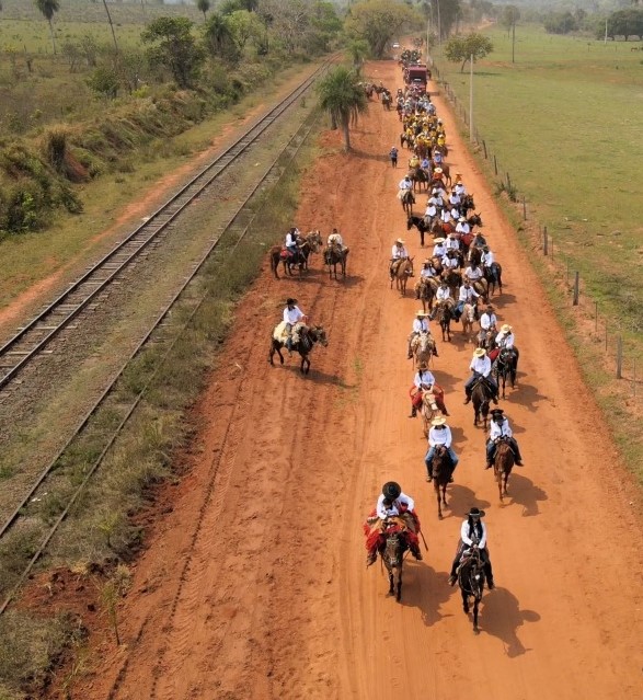 Mais de 10 mil pessoas prestigiaram a 15ª Cavalgada do Arapuá