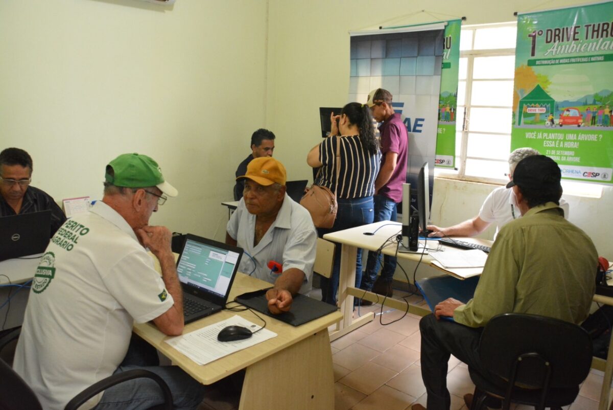 <strong>Através da parceria com a Prefeitura, produtores rurais e assentados de Bataguassu recebem atendimentos do Incra </strong>