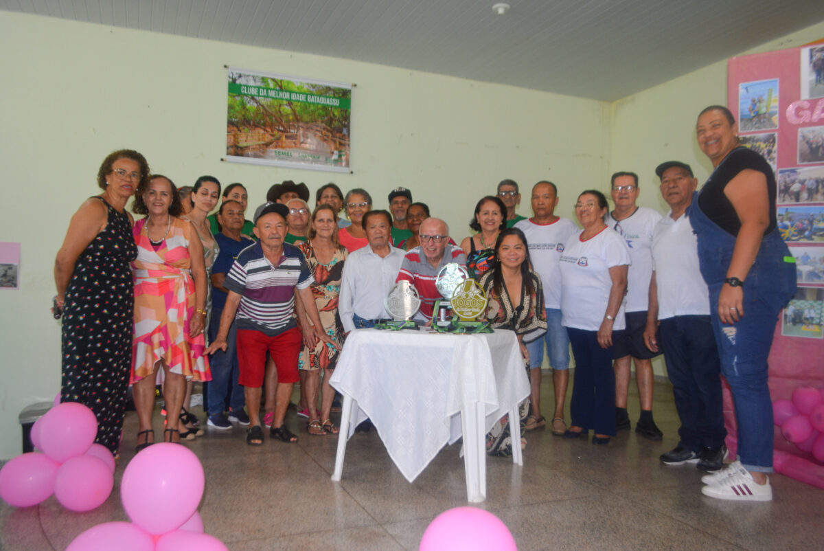Idosos do SCFV da Melhor Idade de Bataguassu participam de almoço em comemoração ao mês do idoso