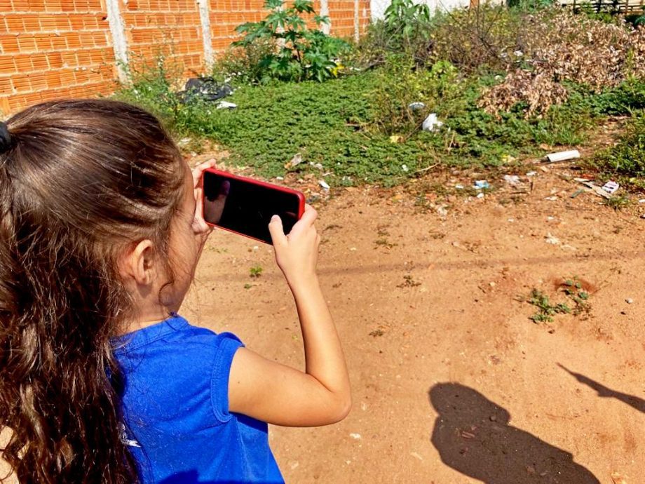 Alunos do 6º ano da E.M. Odeir Antônio da Silva participam de oficina de fotografia e já estão dando um show no registro de imagens