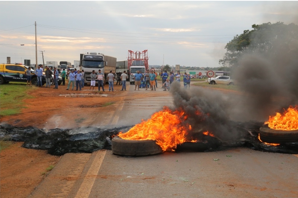 Combustível de postos de Três Lagoas desaparece devido ao bloqueio das rodovias