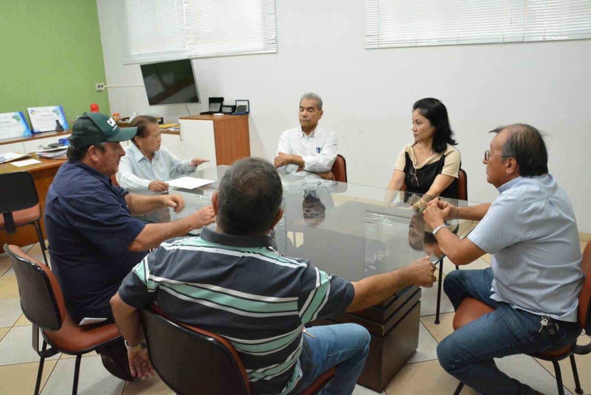 <strong>Akira recebe representantes da Aciaba e debatem sobre campanha promocional de final de ano</strong>