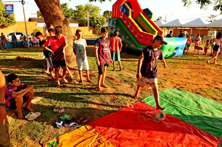 Famílias do bairro Vila Verde se divertiram com atrações do projeto “Vida na Praça”, confira as fotos