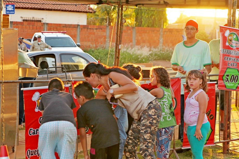 Famílias do bairro Vila Verde se divertiram com atrações do projeto “Vida na Praça”, confira as fotos