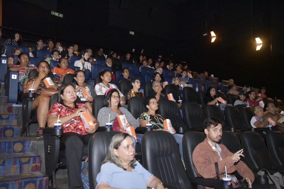 Ação inédita leva mulheres em situação de vulnerabilidade financeira ao cinema