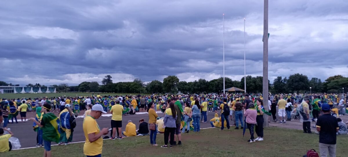 Multidão de verde e amarelo mostra que força patriota tem sido resistente em Brasília