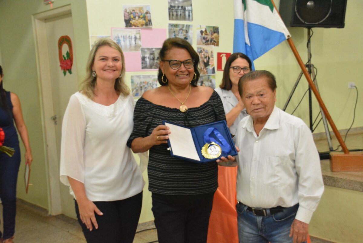 Professora Odila da Silva Fernandes é homenageada com Medalha "Diva Câmara Martins" em Bataguassu
