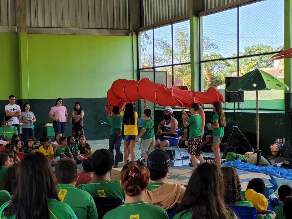 <strong>Espetáculo teatral “Navegantes” busca estimular conscientização ambiental entre estudantes em Bataguassu</strong>