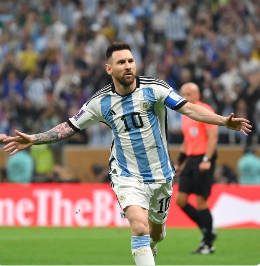 Argentina conquista o tricampeonato mundial e consagra Lionel Messi