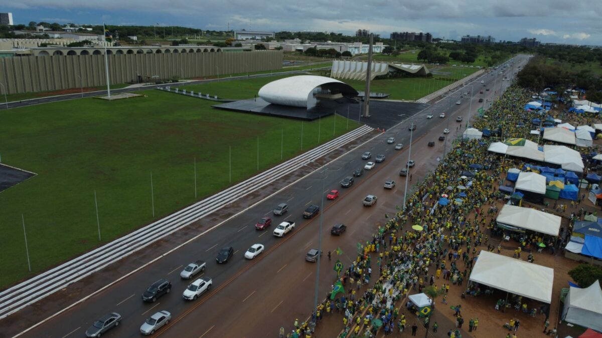 Multidão de verde e amarelo mostra que força patriota tem sido resistente em Brasília