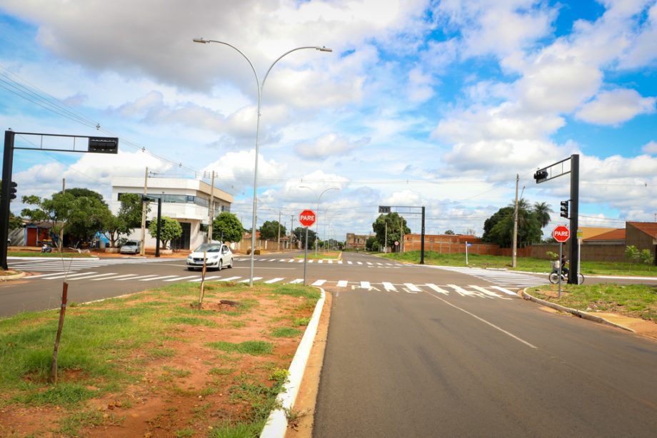 Semáforos da Avenida Baldomero Leituga com Eloy Chaves e Filinto Müller começaram a operar nesta terça-feira (20)