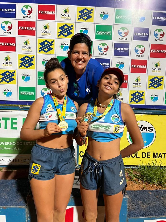 Nova Aninha? Atleta da SEJUVEL conquista ouro em dois circuitos de vôlei de praia no Estado