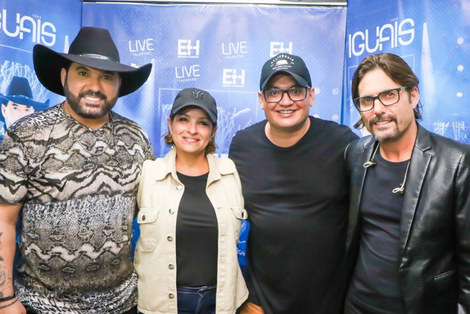 Mesmo com chuva, público curtiu show de Edson e Hudson no 1º dia da festa de réveillon de TL. Veja fotos