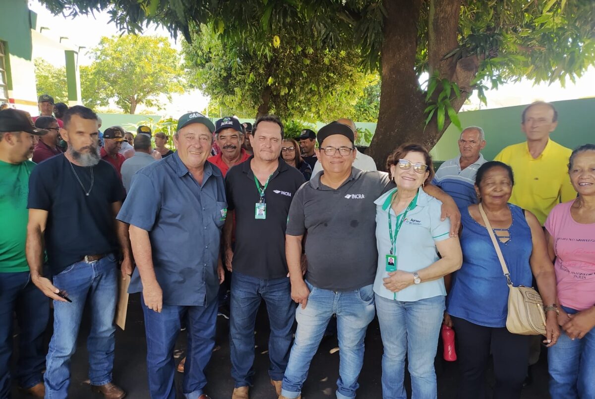 <strong>Prefeitura entrega 100 Contratos de Concessão de Uso para famílias dos Assentamentos Aldeia I e II; Santa Clara e Montana em Bataguassu</strong>