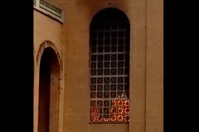 Incêndio na Basílica de Aparecida foi causado por uma vela com embalagem