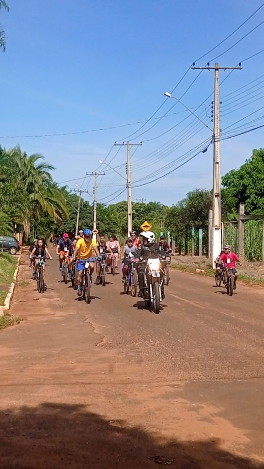 Mais de 50 pessoas participaram do Passeio Ciclístico no Distrito de Arapuá