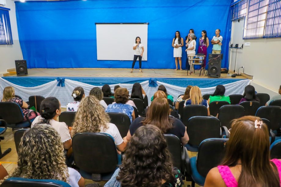 SMS realiza homenagem a técnicos e auxiliares em saúde bucal que atuam na rede municipal da Três Lagoas