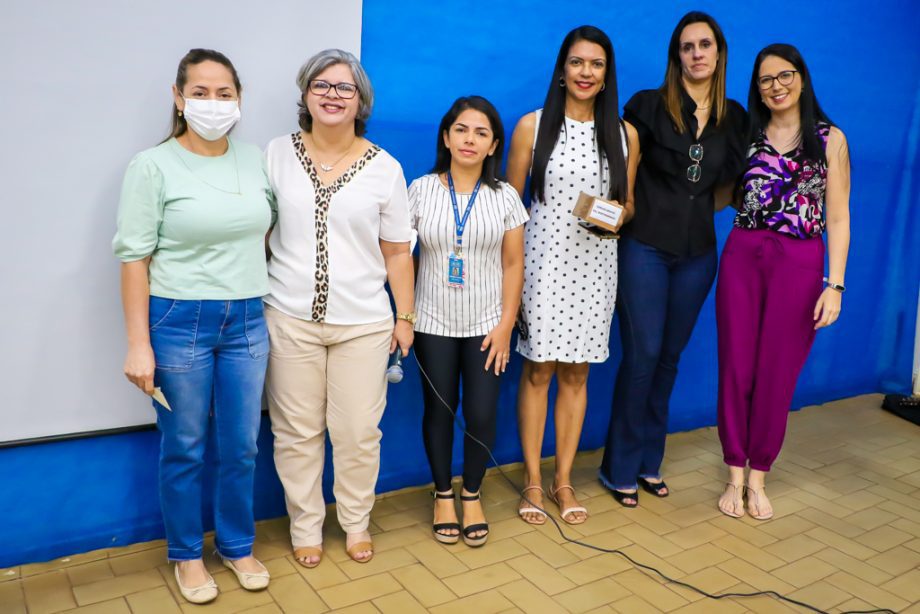 SMS realiza homenagem a técnicos e auxiliares em saúde bucal que atuam na rede municipal da Três Lagoas