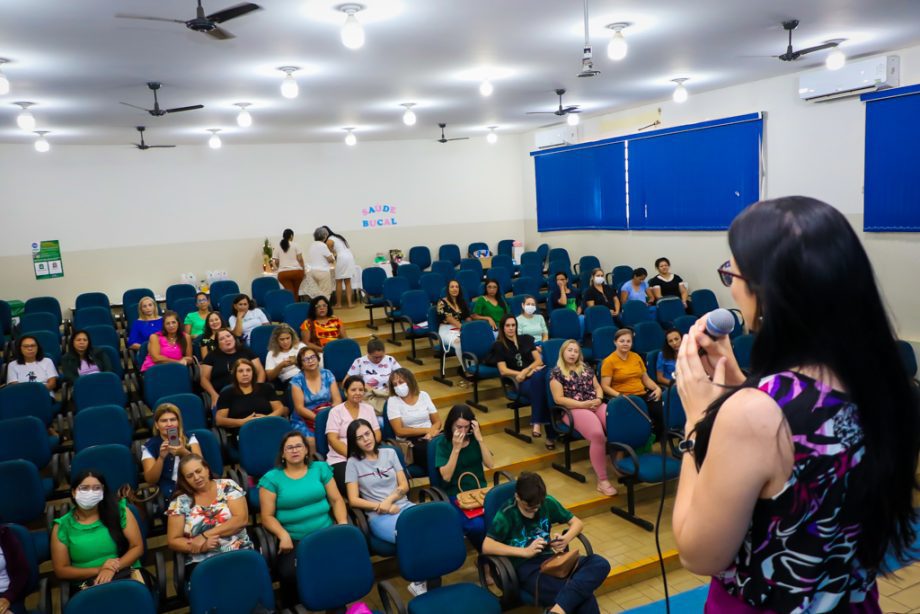 SMS realiza homenagem a técnicos e auxiliares em saúde bucal que atuam na rede municipal da Três Lagoas