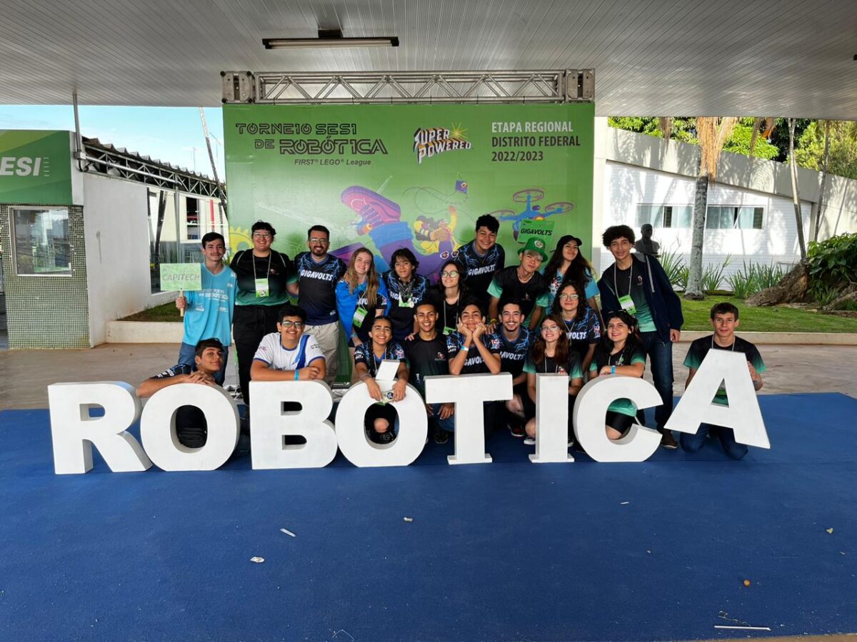 <a><strong>Equipe da Escola Sesi de Três Lagoas conquista troféu na seletiva de robótica no DF</strong></a>
