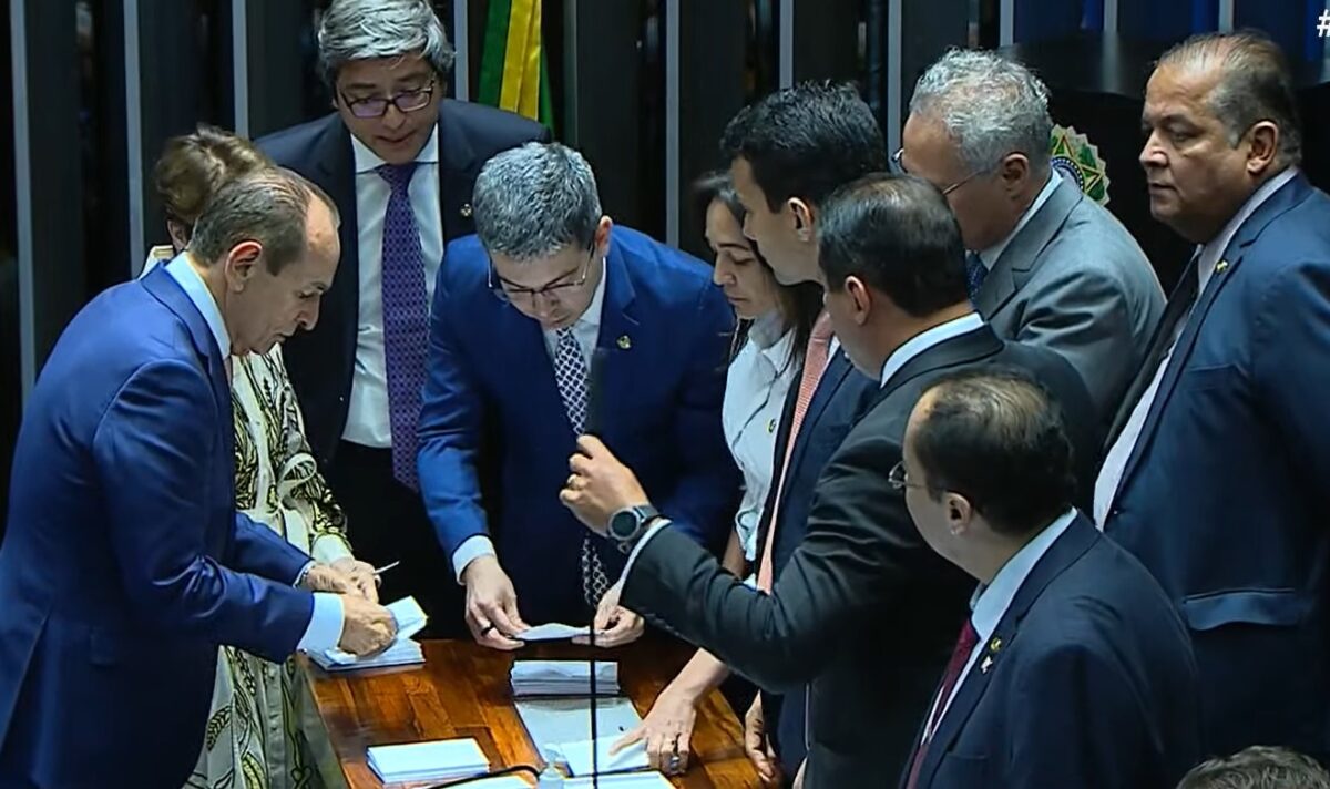 Com 49 votos, Rodrigo Pacheco é reeleito Presidente do Senado em Brasília