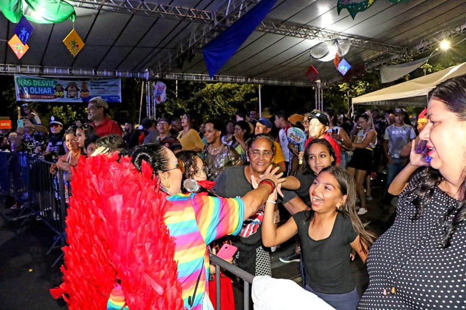 CarnaTrês 2023 – Terceira noite contagia público com todos os ritmos carnavalescos e apresentação do bloco “Pagodeiros Somos Nós”