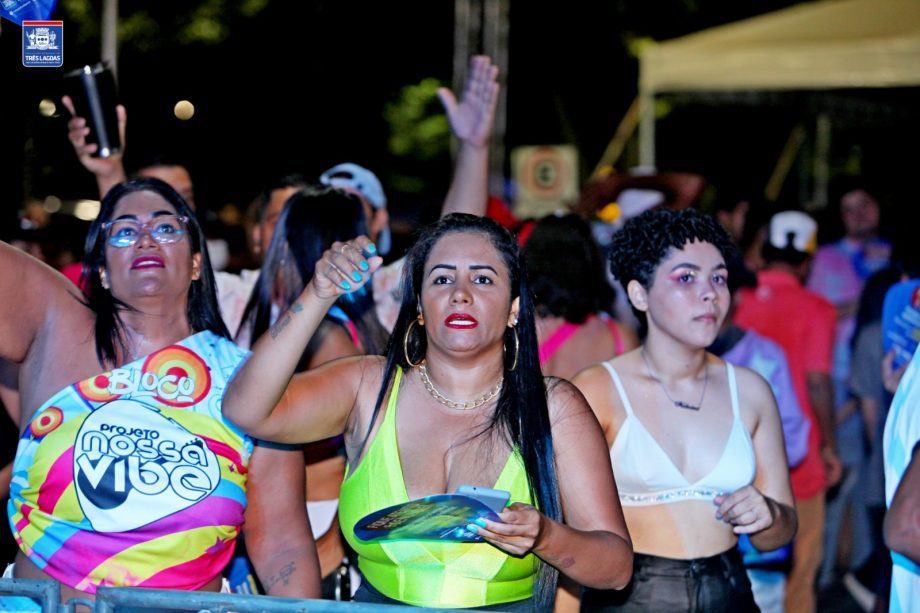 A FOLIA ESTÁ DE VOLTA – Primeiro dia do CarnaTrês reuniu mais de 6 mil pessoas