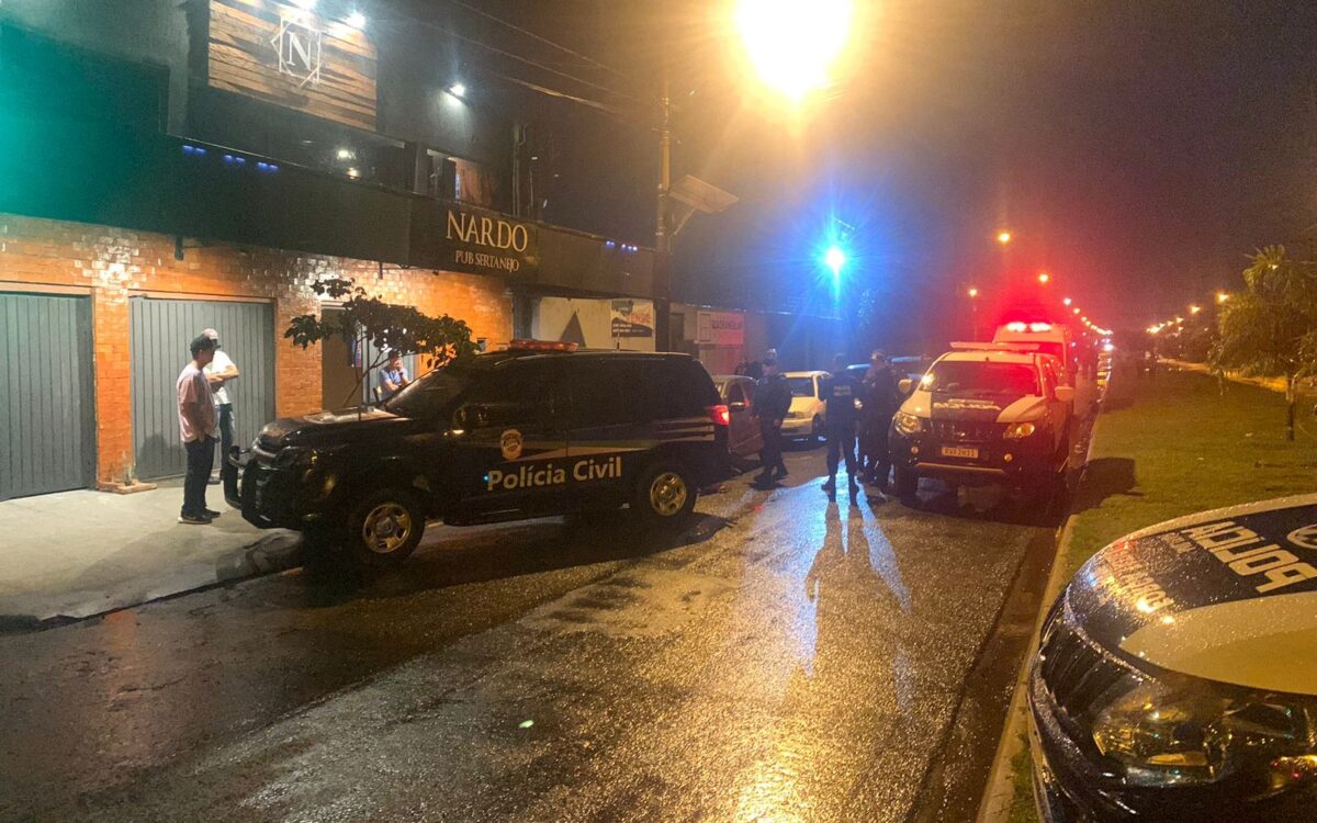 Força tarefa com policiais civis, militares e bombeiros fiscalizam bares e casas noturnas de Três Lagoas