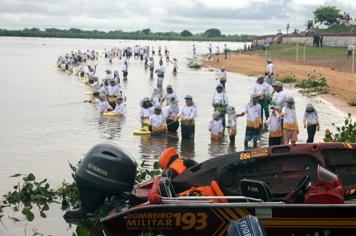 Infanto-juvenil abriu o Festival de Pesca de Corumbá