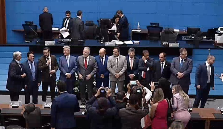 <strong>Em Sessão solene deputados estaduais são empossados na Assembleia Legislativa de MS  </strong>