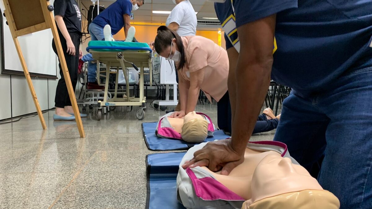 Com treinamento realístico, Hospital Regional prepara colaboradores para situações de parada cardiorrespiratória em MS