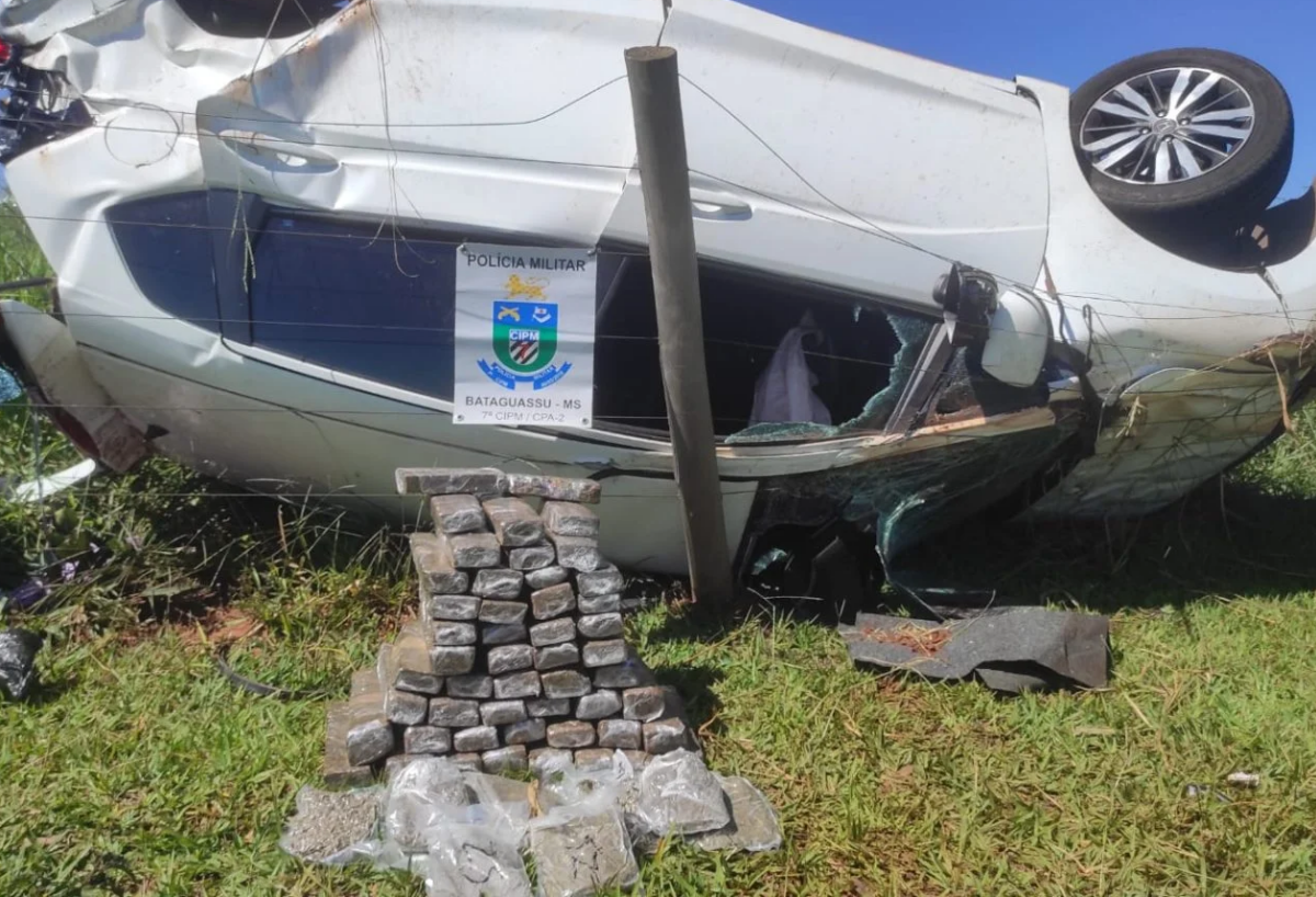 Polícia Militar apreende mais de 40 quilos de maconha em veículo furtado na região de Santa Rita do Pardo