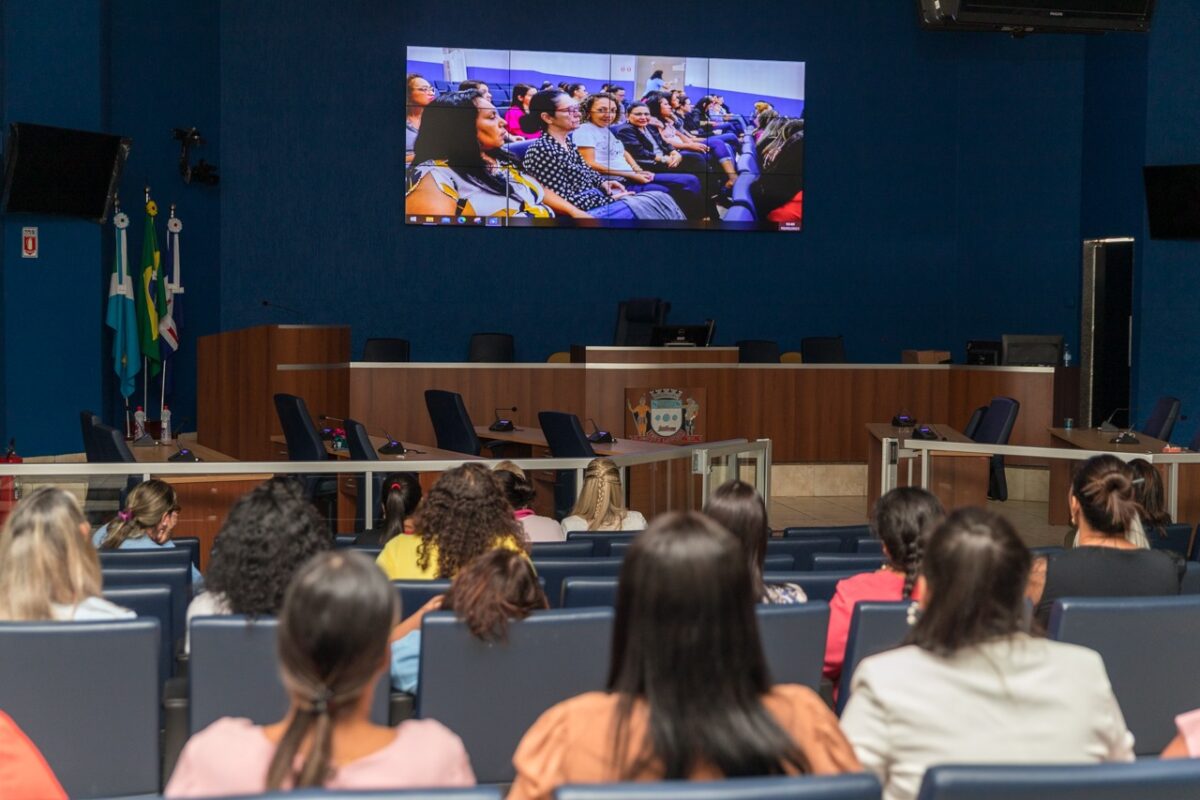 Servidoras da Câmara de Três Lagoas participam de capacitações alusivas ao Dia da Mulher