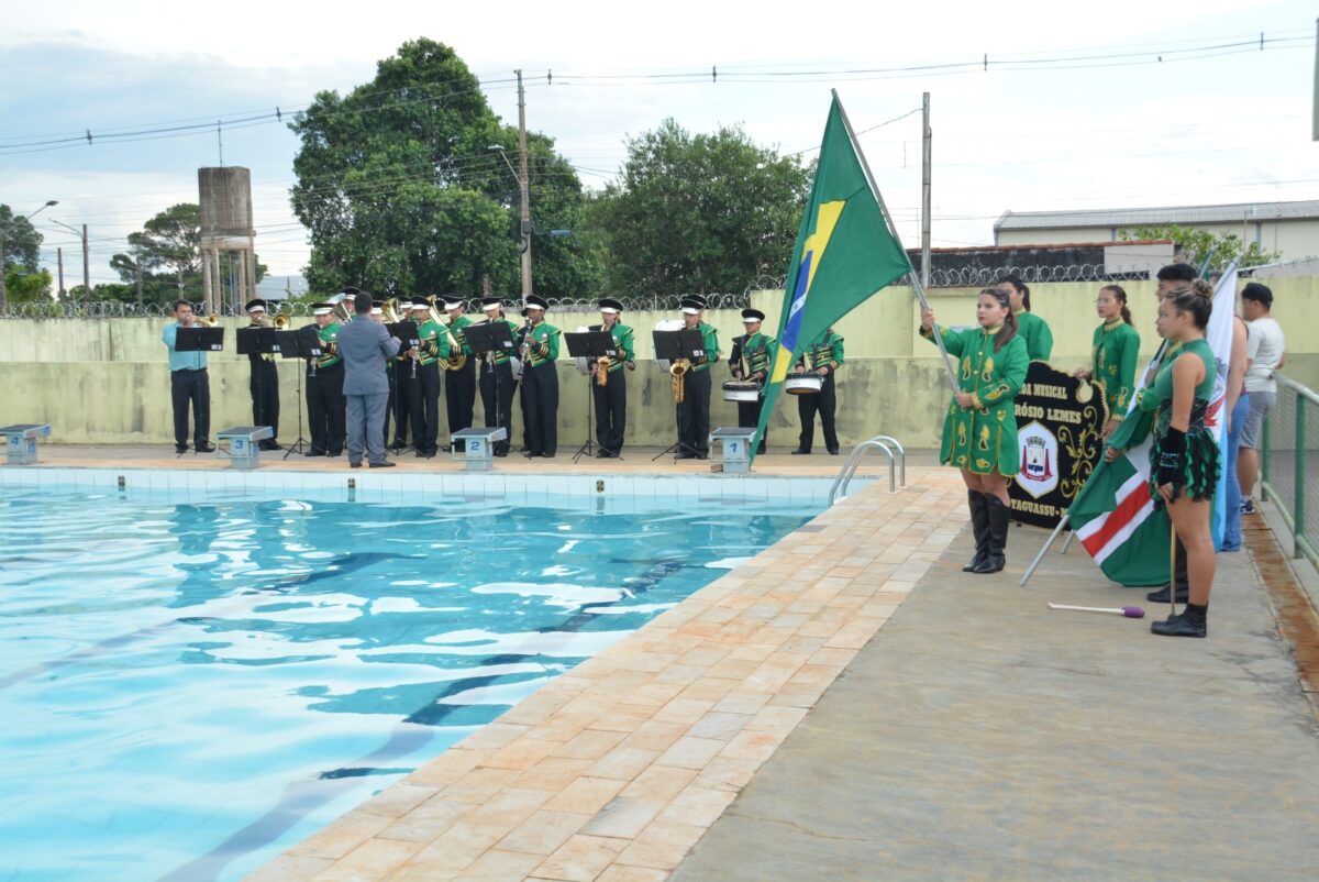 <strong>Prefeito Akira ativa piscina semiolímpica construída há mais de 10 anos e nunca utilizada em Bataguassu</strong>