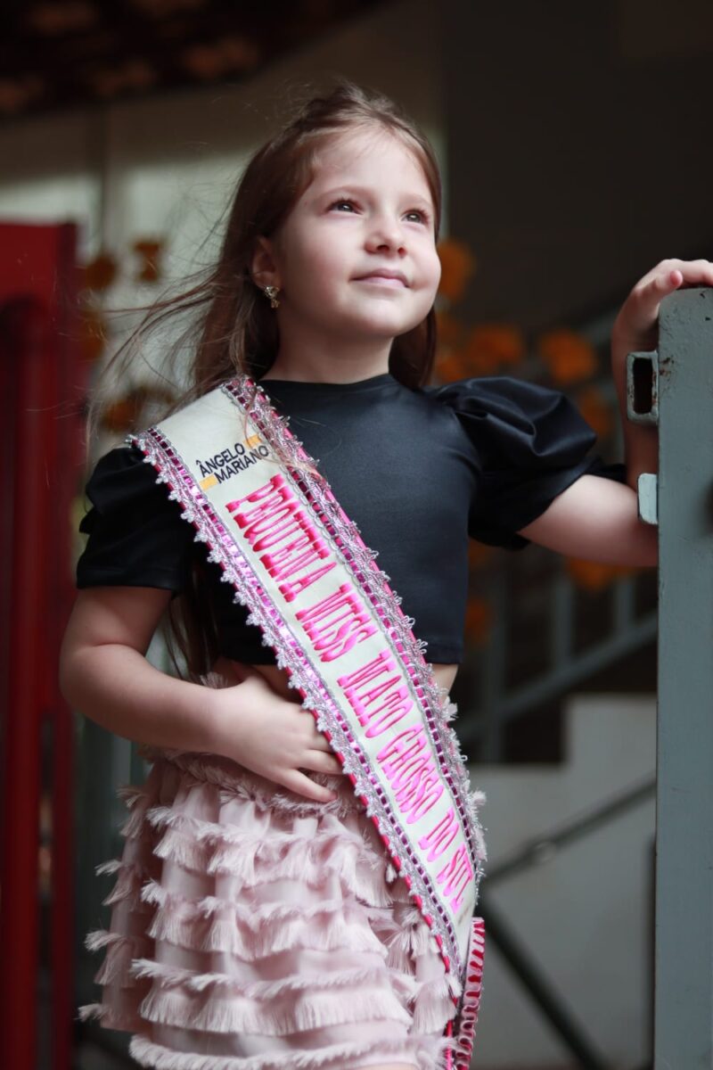 Aos 6 anos, filha de três-lagoense já conquistou 4 títulos e busca apoio para ser Mini Miss Nacional  