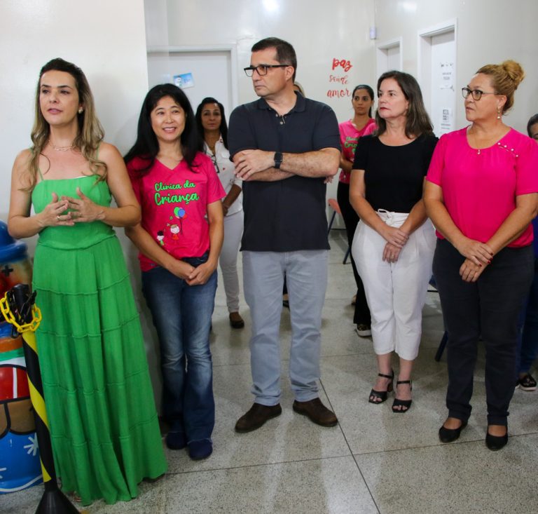 Secretária de Saúde visita nova Sala Sensorial da Clínica da Criança em TL. Vem conhecer você também